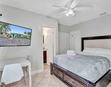326 Walnut Street - Photo Thumbnail 9