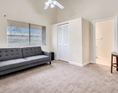 10240 Nw 33rd Place - Photo Thumbnail 24