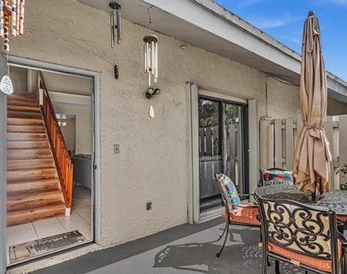 10240 Nw 33rd Place - Photo Thumbnail 1