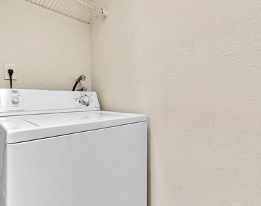10240 Nw 33rd Place - Photo Thumbnail 13