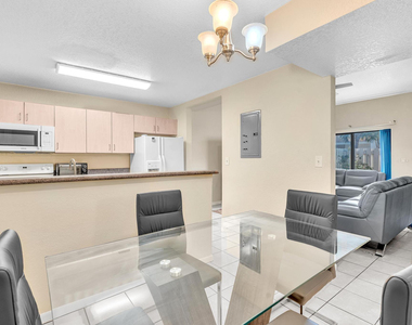 10240 Nw 33rd Place - Photo Thumbnail 18