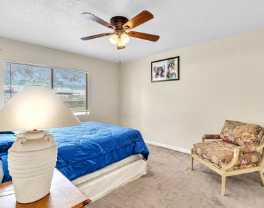 10240 Nw 33rd Place - Photo Thumbnail 22