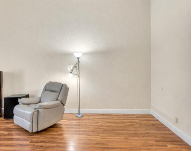 10240 Nw 33rd Place - Photo Thumbnail 25