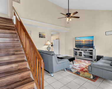 10240 Nw 33rd Place - Photo Thumbnail 3