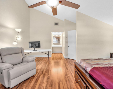 10240 Nw 33rd Place - Photo Thumbnail 32
