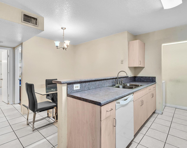 10240 Nw 33rd Place - Photo Thumbnail 11