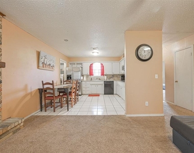 1621 Kavel Drive - Photo Thumbnail 6