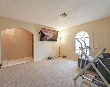 1621 Kavel Drive - Photo Thumbnail 12