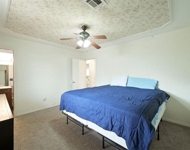 1621 Kavel Drive - Photo Thumbnail 16