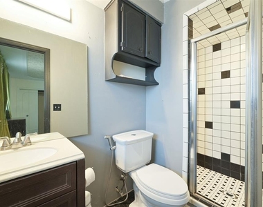 1621 Kavel Drive - Photo Thumbnail 17