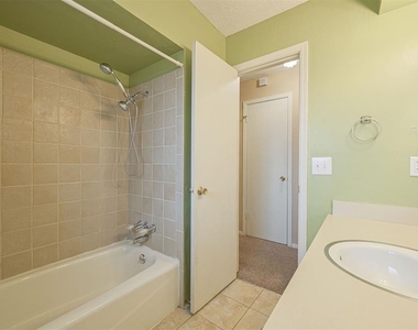 1621 Kavel Drive - Photo Thumbnail 21