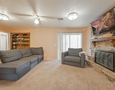 1621 Kavel Drive - Photo Thumbnail 5