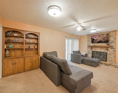 1621 Kavel Drive - Photo Thumbnail 3