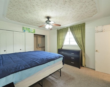 1621 Kavel Drive - Photo Thumbnail 14