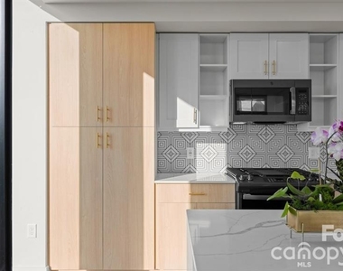 124 E Kingston Avenue - Photo Thumbnail 29