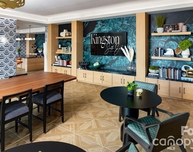 124 E Kingston Avenue - Photo Thumbnail 7