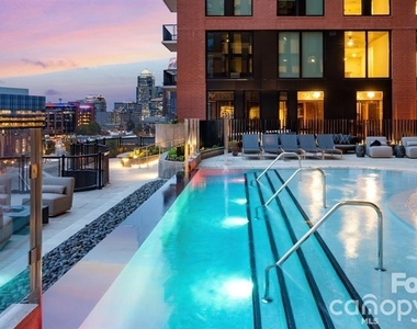 124 E Kingston Avenue - Photo Thumbnail 1