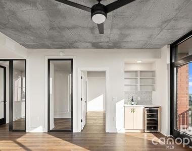 124 E Kingston Avenue - Photo Thumbnail 32