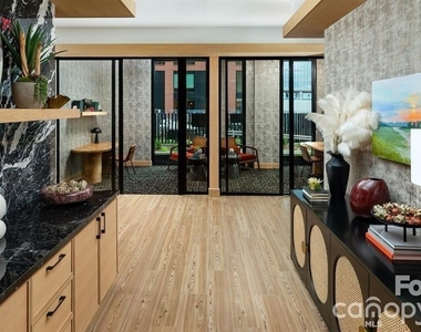 124 E Kingston Avenue - Photo Thumbnail 8