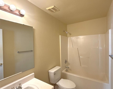 6831 Sunman Road - Photo Thumbnail 10