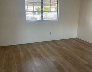 743 Via Linda Drive - Photo Thumbnail 17