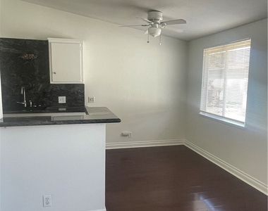 528 Cherry - Photo Thumbnail 5