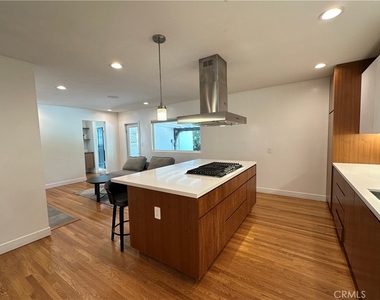 5301 Ethel Avenue - Photo Thumbnail 9