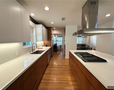5301 Ethel Avenue - Photo Thumbnail 7