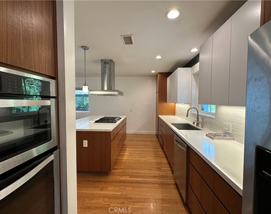 5301 Ethel Avenue - Photo Thumbnail 8