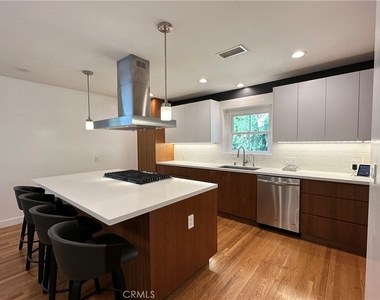 5301 Ethel Avenue - Photo Thumbnail 6
