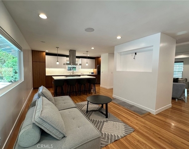 5301 Ethel Avenue - Photo Thumbnail 11