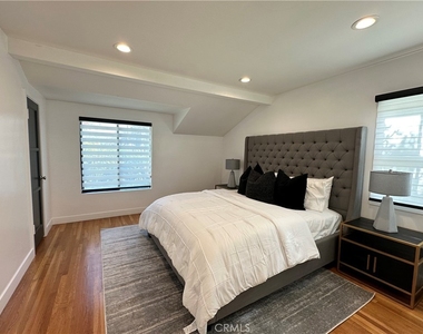 5301 Ethel Avenue - Photo Thumbnail 13