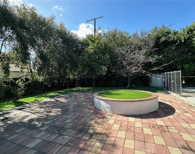 5301 Ethel Avenue - Photo Thumbnail 27