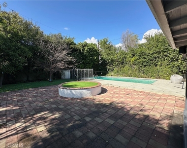 5301 Ethel Avenue - Photo Thumbnail 28