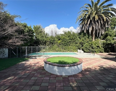 5301 Ethel Avenue - Photo Thumbnail 24