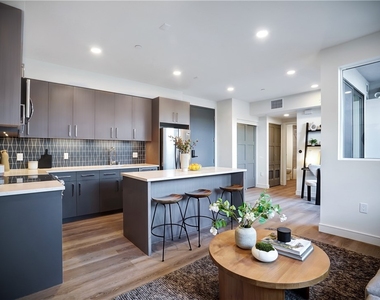 5717 Carlton Way - Photo Thumbnail 1