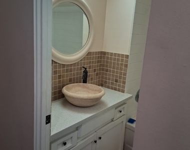 1040 Cedar Avenue - Photo Thumbnail 2