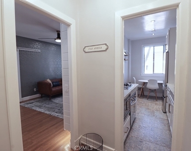 315 W 3rd - Photo Thumbnail 17