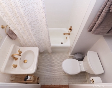 315 W 3rd - Photo Thumbnail 12