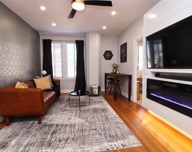 315 W 3rd - Photo Thumbnail 2