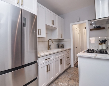 315 W 3rd - Photo Thumbnail 19