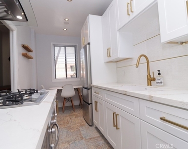 315 W 3rd - Photo Thumbnail 18