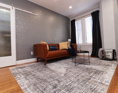 315 W 3rd - Photo Thumbnail 4