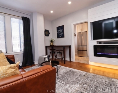 315 W 3rd - Photo Thumbnail 3