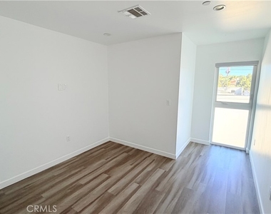 1418 S Cloverdale Avenue - Photo Thumbnail 5