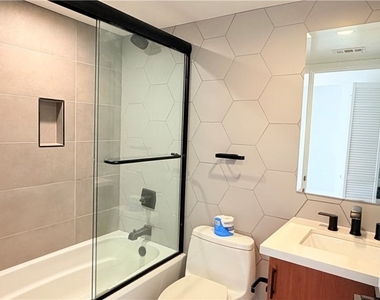1418 S Cloverdale Avenue - Photo Thumbnail 8