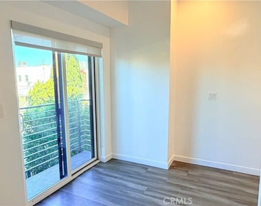 1418 S Cloverdale Avenue - Photo Thumbnail 19