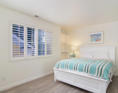 942 D Avenue - Photo Thumbnail 23