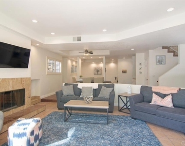 942 D Avenue - Photo Thumbnail 7