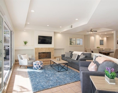 942 D Avenue - Photo Thumbnail 4
